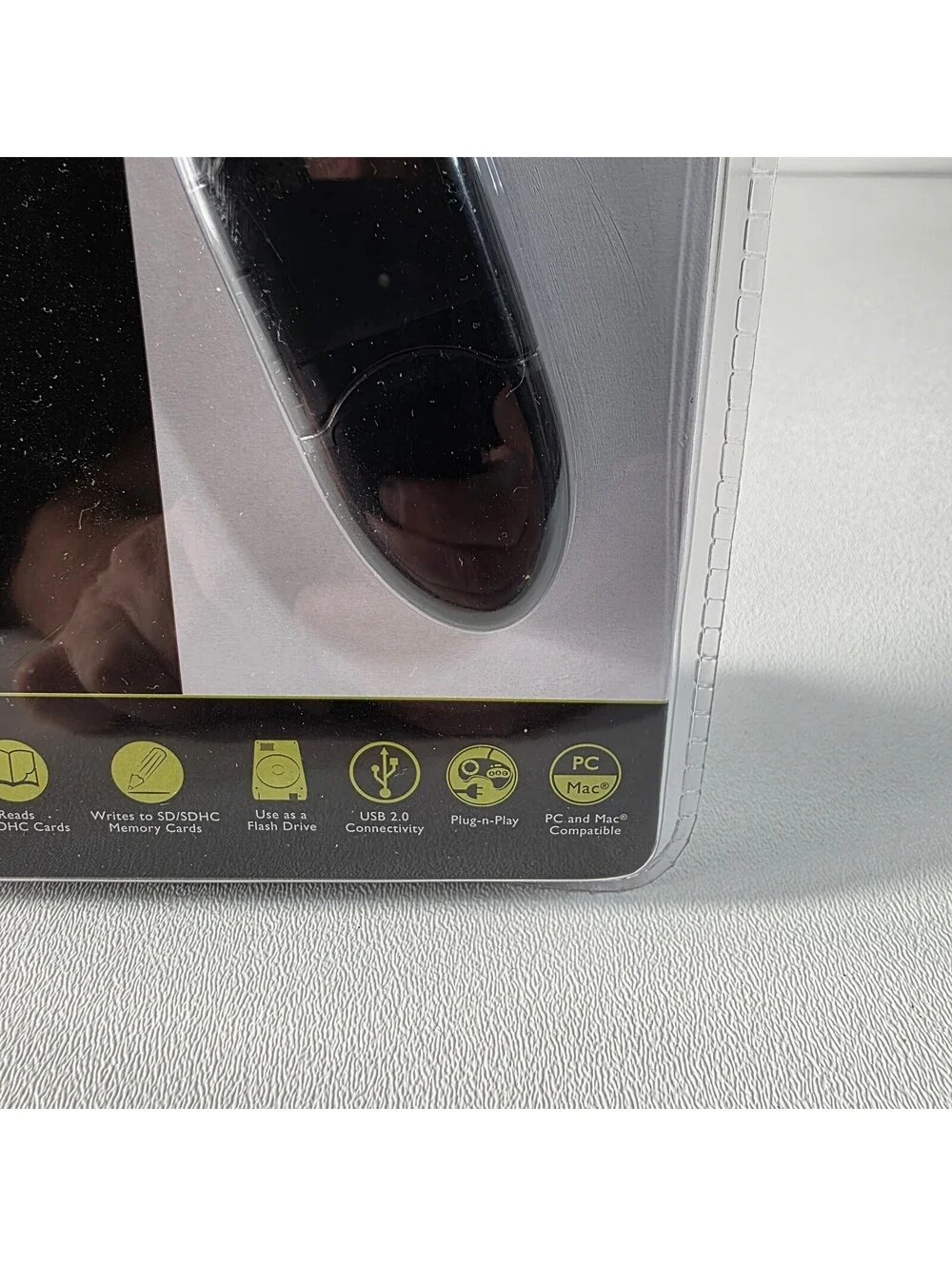 GearHead USB Digital SD/SDHC Card Reader - 480Mbps CR3800SDBLK - NEW